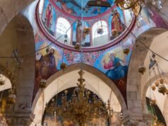 Yerusalem. Patriark Latin itu tidak diberi akses ke Makam Suci oleh otoritas Israel, jawab Macron