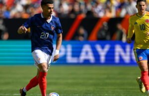 Sepak bola langsung. Désiré Doué membuka skor untuk The Blues, yang memimpin melawan Kolombia