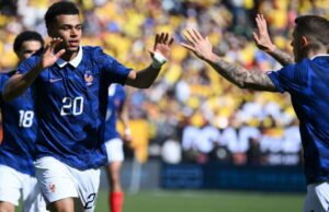 Sepak bola langsung. Didukung oleh dua gol dari Doué, tim Prancis yang diperbarui dengan mudah mendominasi Kolombia