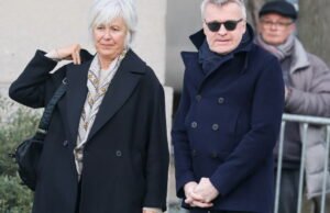 seluruh “geng Ruquier” hadir di Père-Lachaise