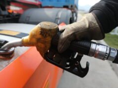 juga. Kemarahan di kalangan angkutan jalan meningkat karena kenaikan harga bahan bakar