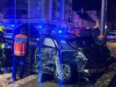 Bischheim. Di dalam mobil curian, seorang buronan menyebabkan kecelakaan yang melukai dua orang