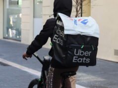 Perusahaan. Diskriminasi, pendapatan rendah… sebuah penelitian menarik perhatian kita pada kehidupan sehari-hari yang mengerikan dari para pengantar sepeda