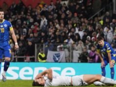 Sepak bola. Italia tidak akan berangkat ke Piala Dunia jika Bosnia, Turki, Swedia, dan Republik Ceko memenangkan tiket mereka