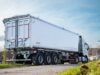 Schmitz Cargobull mengulas tipper aluminium S.KI AK Light-nya