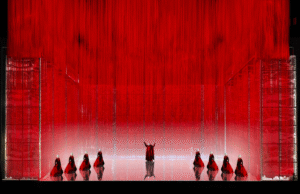 Stefano Poda mengarahkan Le Villi, opera balet Puccini