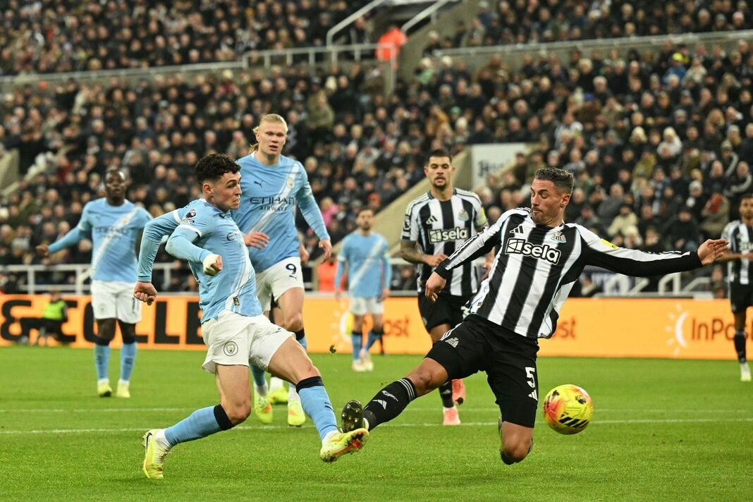 TOPSHOT-FBL-ENG-PR-NEWCASTLE-MAN CITY