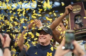 Pelatih kepala Dusty May mendekati tonggak sejarah saat bola basket Michigan mencapai Final Four di Indy