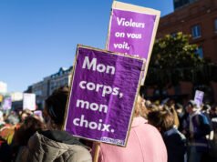 “Tidak ada seorang pun yang wajib melakukan hubungan seks, baik Anda sudah menikah atau belum,” kata Mélanie Vogel.