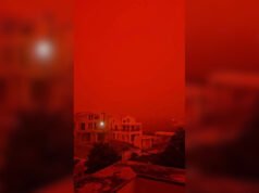Langit Yunani berubah menjadi merah setelah badai debu berlalu