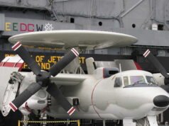 Angkatan Laut Prancis memutuskan untuk memperpanjang pesawat radar E-2C Hawkeye hingga tahun 2032 untuk mengamankan wilayah udara