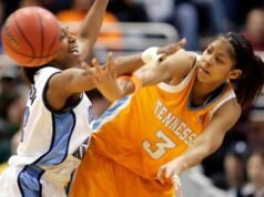 Parker, Delle Donne dan Tim Olimpiade Bola Basket Wanita AS tahun 1996 sedang bersiap untuk dilantik ke dalam Hall of Fame