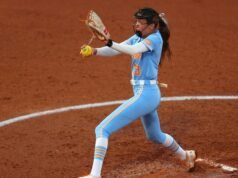 Nomor 7 Tennessee jatuh ke Nomor 25 Carolina Selatan, 5-1