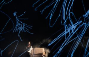 Émilie Faucheux dalam Tumeur ou tutu, berdasarkan novel karya Léna Ghar