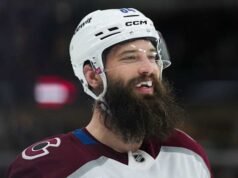 Pemain bertahan Avs Brent Burns menjadi pemain kedua dalam sejarah NHL yang memainkan 1.000 pertandingan berturut-turut
