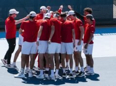 #23 Air Terjun Tenis Putra di California