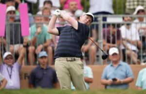 MacIntyre memimpin saat Texas Open yang tertunda karena badai menuju finis maraton