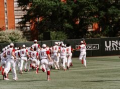 “Ty Head berperan sebagai pahlawan untuk membantu NC State menyapu Notre Dame”