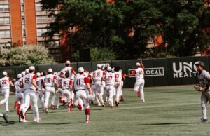 “Ty Head berperan sebagai pahlawan untuk membantu NC State menyapu Notre Dame”