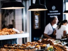 Hari Buruh: toko roti dan bioskop akan segera diizinkan buka pada 1 Mei setelah ketidakpuasan?