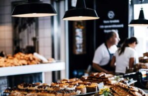 Hari Buruh: toko roti dan bioskop akan segera diizinkan buka pada 1 Mei setelah ketidakpuasan?