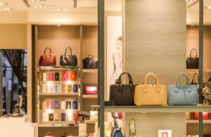 Merek sepatu Minelli, dua tahun setelah pengambilalihan, kembali ditempatkan di bawah administrasi