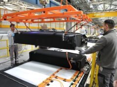 Dimulainya produksi gerbong dan bus listrik MAN di pabrik Ankara