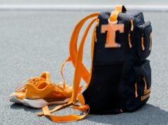 Tennessee Athletics mengadakan penjualan gudang pada hari Senin, 20 April
