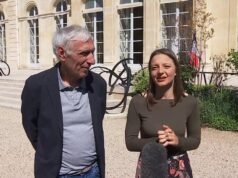 mantan sandera di Iran Cécile Kohler dan Jacques Paris menunjukkan “harapan” mereka setelah tiga setengah tahun “horor”