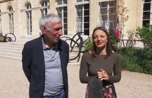 mantan sandera di Iran Cécile Kohler dan Jacques Paris menunjukkan “harapan” mereka setelah tiga setengah tahun “horor”