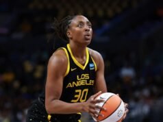 Nneka Ogwumike kembali ke Los Angeles Sparks, tempat dia menghabiskan 12 tahun pertama karirnya