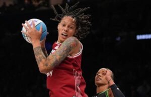 Menurut sumber AP, Brittney Griner menandatangani kontrak dengan Connecticut Sun