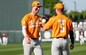 Vols menahan #8/9 Bulldogs 6-5 untuk memenangkan seri pembuka di Starkville