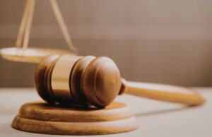 Dengan memperoleh cuti lebih dari 800 hari, dia akan menerima 460.000 euro setelah pemecatannya!