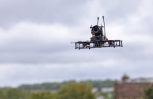 Seekor anjing dan kucing terdampar di zona depan dievakuasi oleh drone di Ukraina