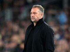 Flick mengeluh kepada UEFA tentang lapangan Metropolitano sebelum Atletico Madrid melawan Barcelona