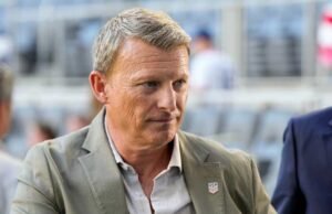 Matt Crocker mengundurkan diri sebagai direktur olahraga Federasi Sepak Bola AS hanya dua bulan sebelum Piala Dunia