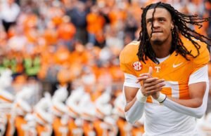 Tiga volume dimasukkan ke dalam NFF Hampshire Honor Society