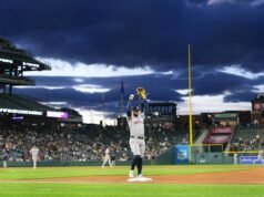 Penampakan drone di wilayah udara terbatas pada pertandingan Colorado Rockies memicu peringatan dari pihak berwenang