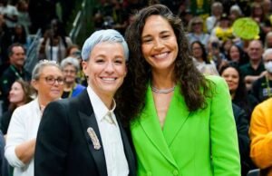 Sue Bird dan Megan Rapinoe putus dan menutup podcast mereka