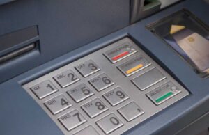 Bagaimana cara menarik uang tanpa kartu bank?