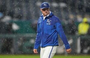 Manajer Royals Matt Quatraro pergi setelah inning pertama pertandingan melawan Yankees