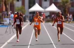 Tom Jones dari UT Caps membanggakan enam penampilan 15 besar NCAA dan tujuh nilai program 10 besar