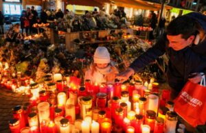 Ibu Cyane, yang tewas dalam kebakaran tersebut, melancarkan operasi penghormatan