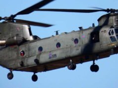 Helikopter Chinook mendarat tanpa campur tangan pilot, dan ini merupakan yang pertama