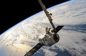 Starlink milik Elon Musk kehilangan satelit, yang hancur di luar angkasa