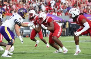 Shirley ditempatkan di empat besar untuk Arthur Ashe Jr. Sports Scholars Award