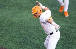 Vols menginjak-injak Bisons dengan kemenangan tengah pekan 14-4