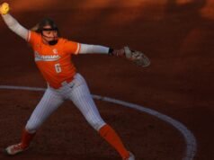 #8 Tennessee meraih kemenangan 2-1 atas Radford selama seminggu