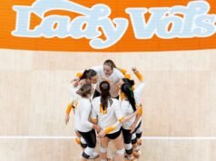 Tennessee menghadapi Pitt dalam pertarungan bersih